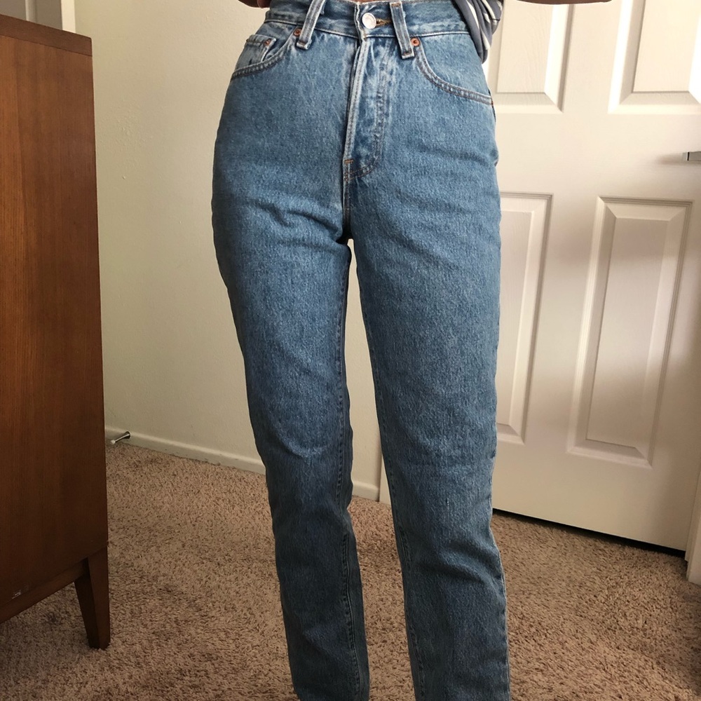 Levi’s high rise vintage mom jeans